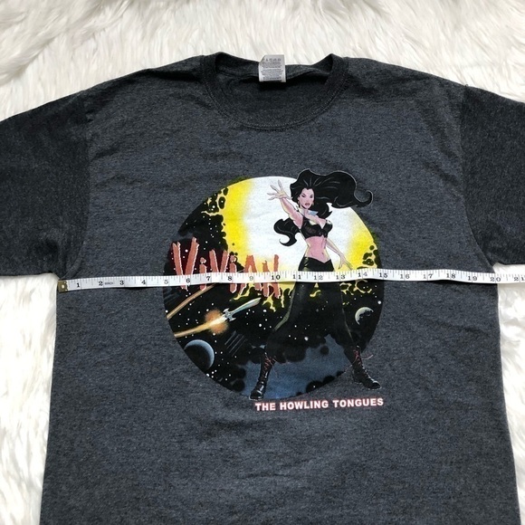 🦄 2/$20 Vivian vampire band t-shirt! - Picture 6 of 7